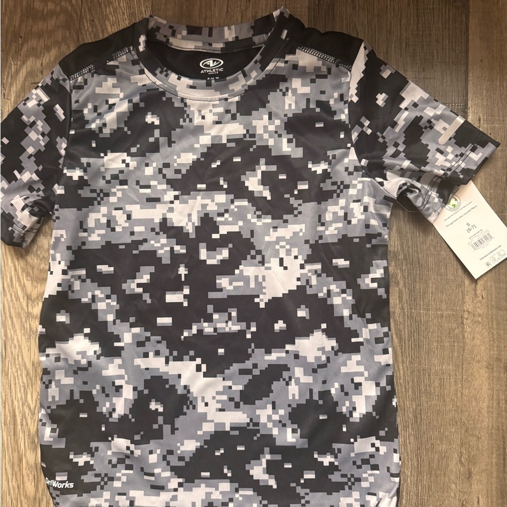 Athletic Works Black and Gray Camo Kids Tee - Picture 2 of 3